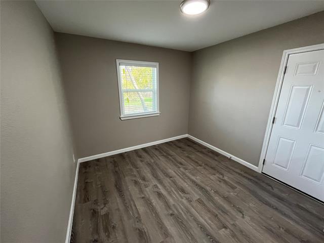 Building Photo - 200 Woodbridge Way