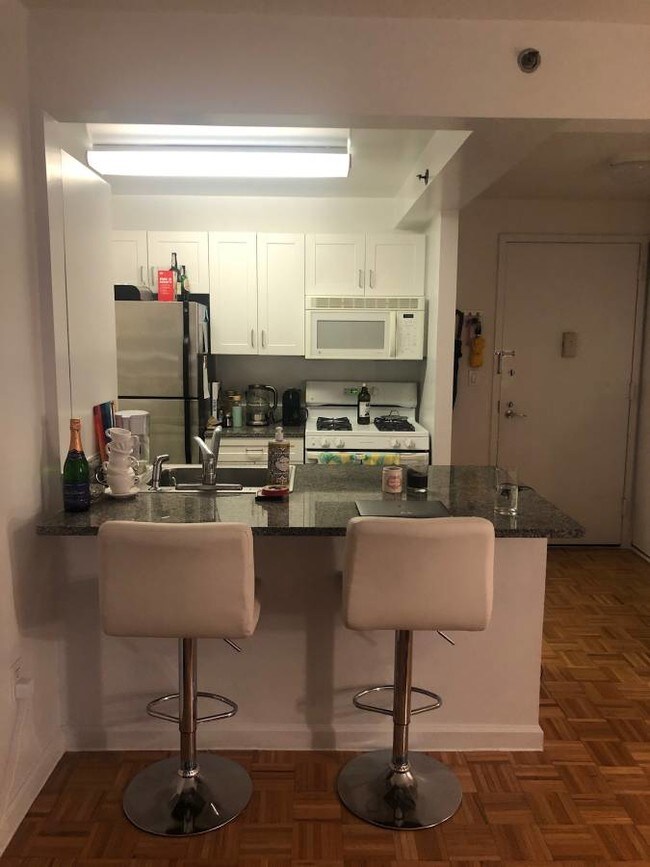 Foto del edificio - Luxury 1 BR/Flex 2 BR - Worth St - Tribeca