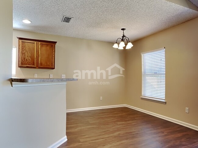 Building Photo - 6885 Southern Oaks Dr W