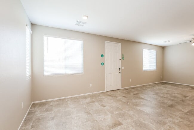 Foto del edificio - 4397 Fire Glow Ave