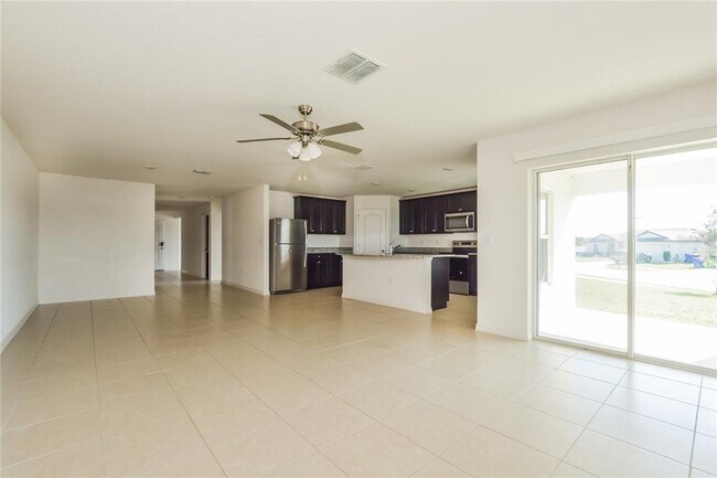 Foto del edificio - 1689 Hideaway Flat St
