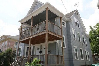 Building Photo - 167 S Main St