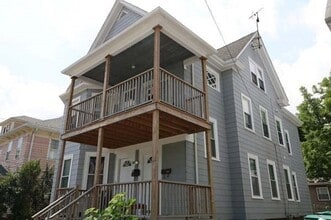 Building Photo - 167 S Main St