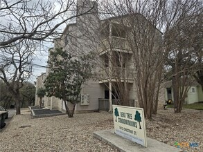 Building Photo - 1013 Chestnut St