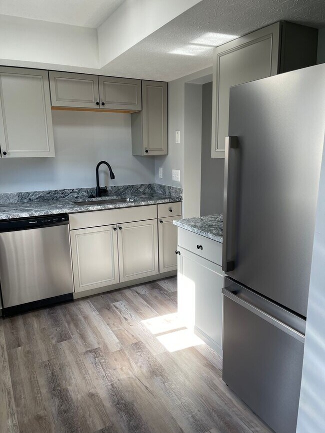 Foto del edificio - 2BD/1.5BA Townhome ~ Westerville Schools ~ 1 car garage ! Move In Now!