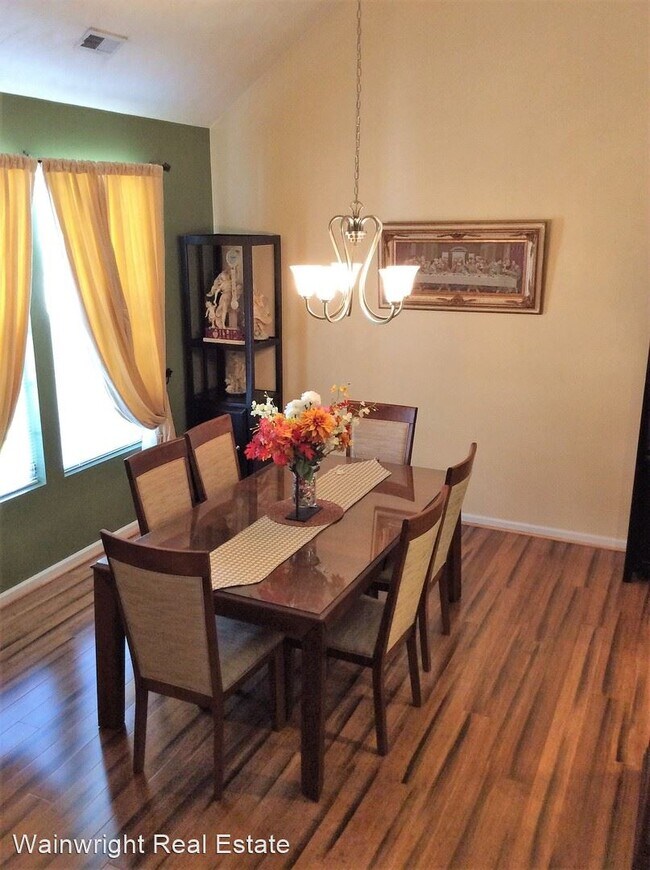 Foto del edificio - 3 br, 2.5 bath House - 710 Laura St.