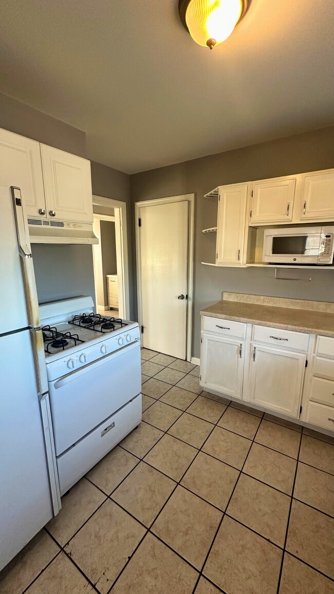 467 Elm St Unit 2, Ludlow, KY 41016 Apartments in Ludlow, KY