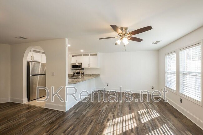 Foto del edificio - 215 Morris Ln