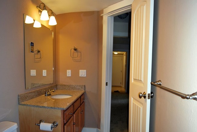 Bathroom - Heritage Apartments