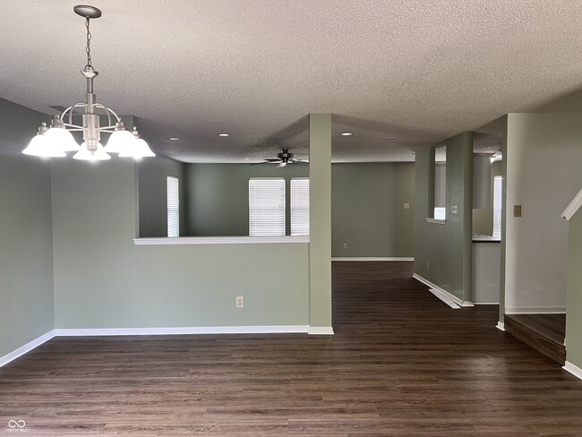 Building Photo - 10400 Hickory Hill Dr