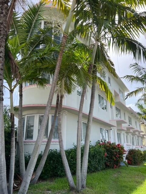 Foto principal - 839 W 40th St