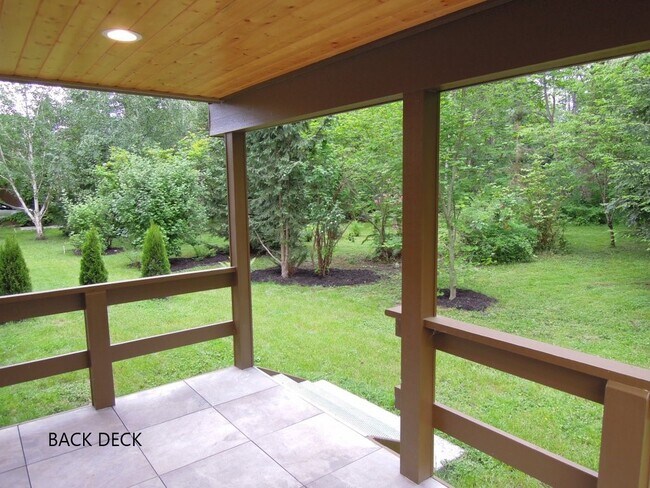 Foto del edificio - 321 3rd Pl NW
