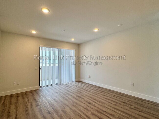 Foto del edificio - 414 Cape Coral Pkwy E