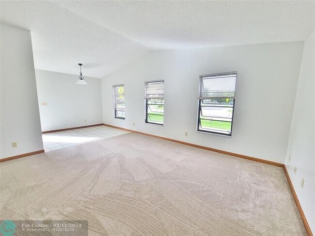 Building Photo - 207 N 59th Ave