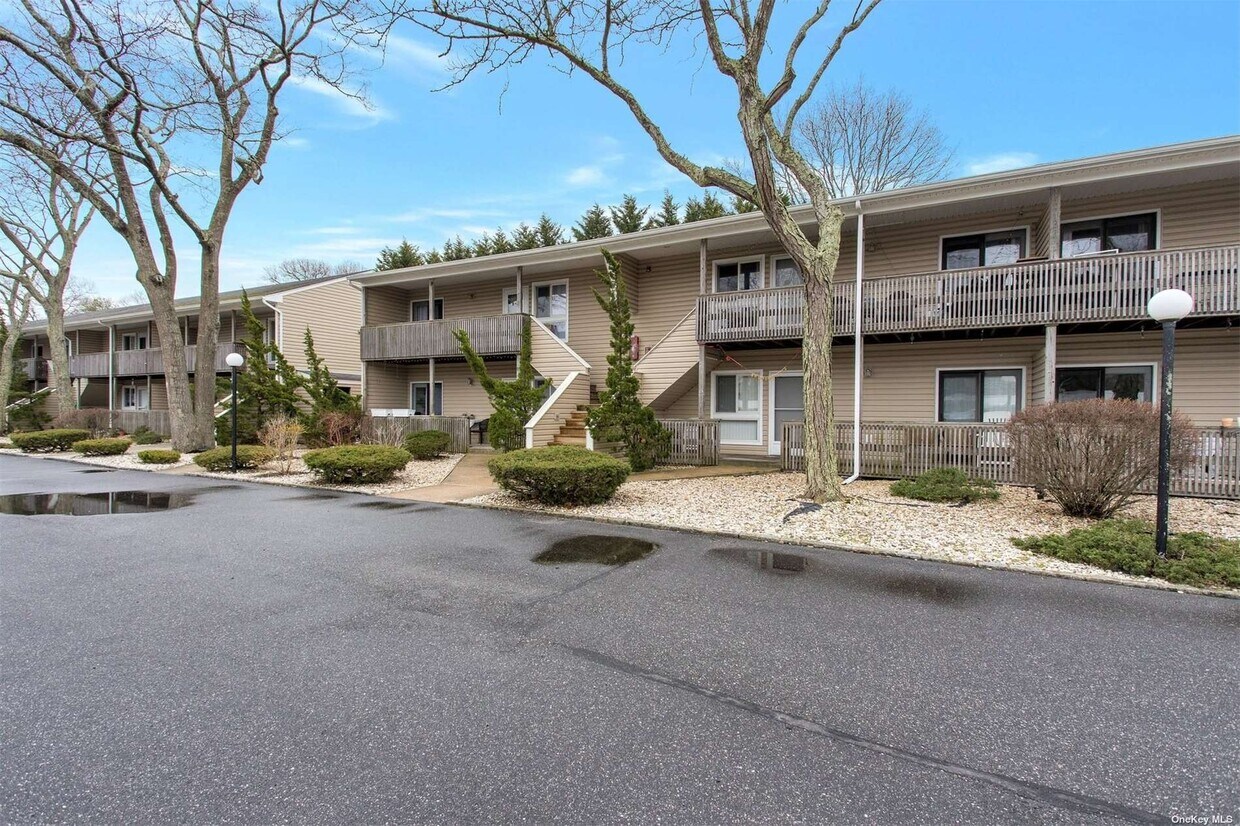 Foto principal - 95 Springville Rd