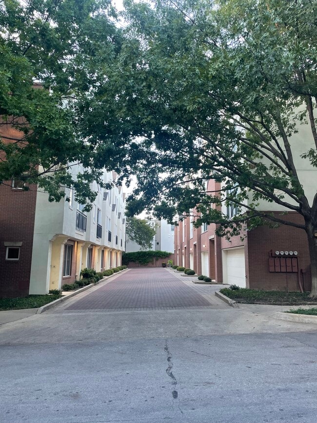 Building Photo - 3250 Cambrick St