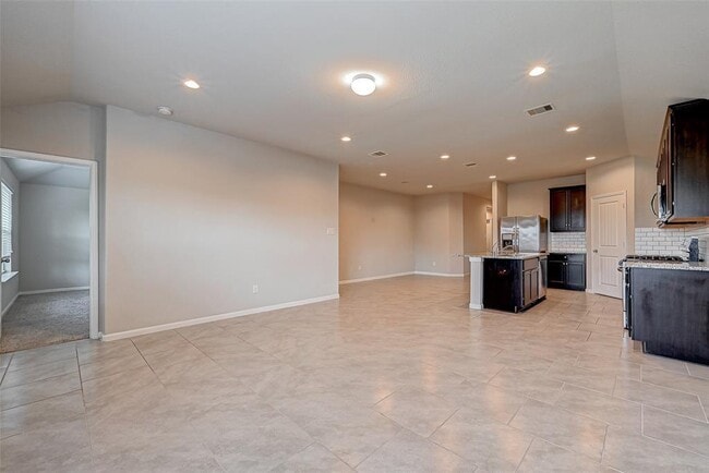 Building Photo - 611 Harvest Bluff Dr