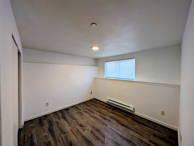 Building Photo - 533 Methow St