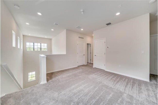 Building Photo - 4440 Waterside Dr