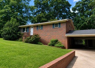 Building Photo - 3826 Springhill Dr