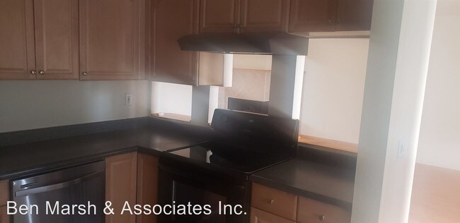 Building Photo - 3 br, 2 bath House - 6124 E. 12th Ave.  #D7