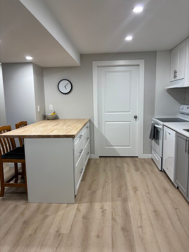 Photo du bâtiment - 2740 Alvaston Pl