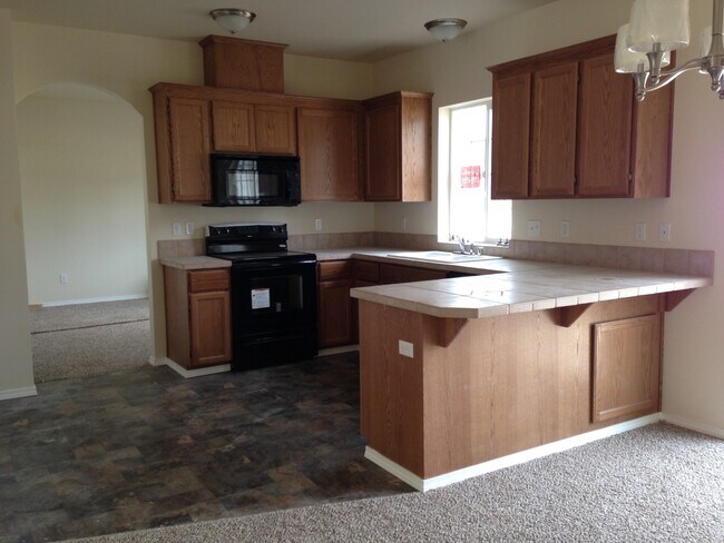 Foto del edificio - Like New 4 Bedroom home in Eatonville