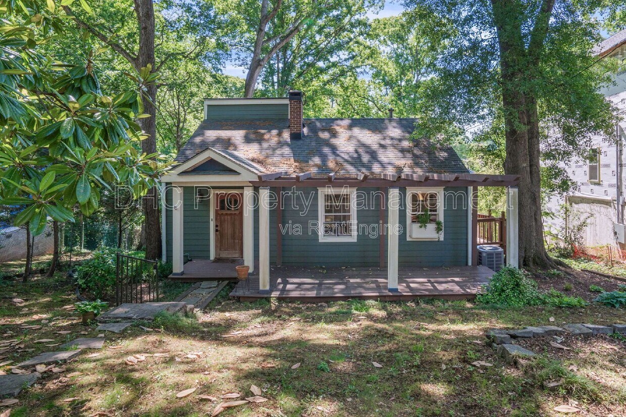 Photo - 600 Warwick Street Southeast