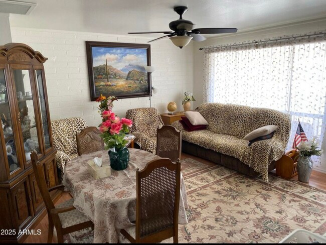 Foto del edificio - 10607 W El Rancho Dr
