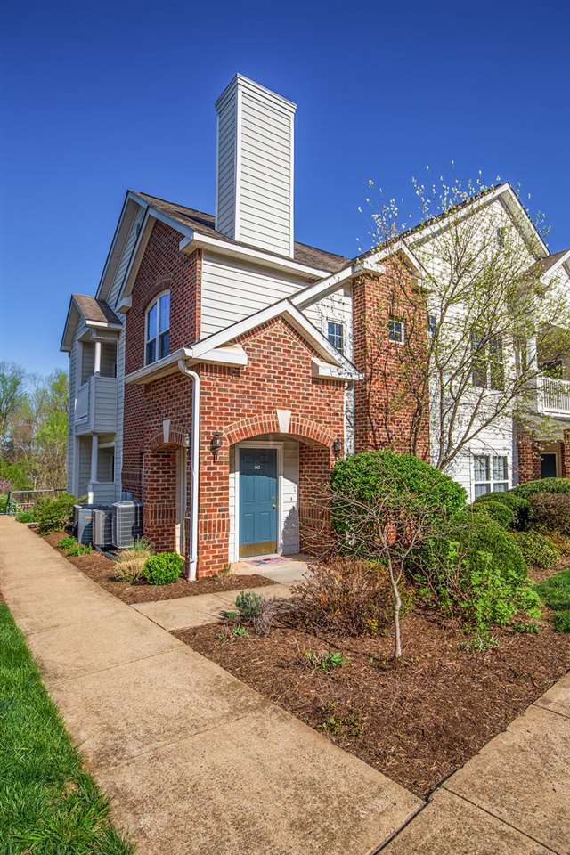 Building Photo - 1075 Weybridge Ct