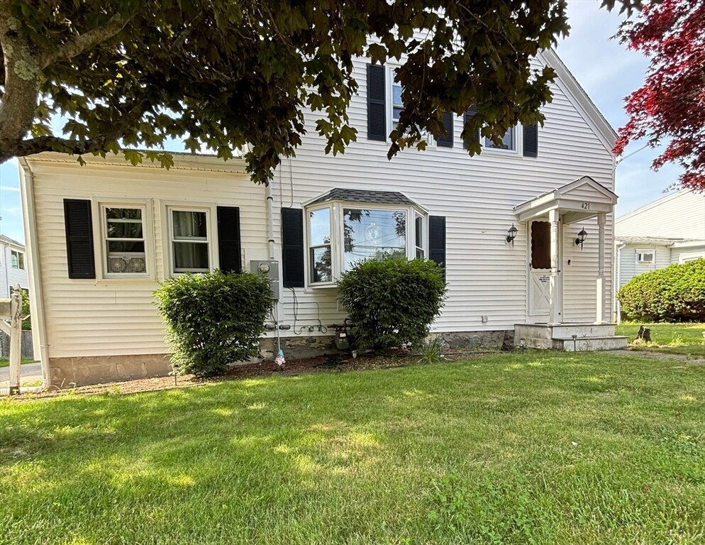 Primary Photo - 421 W Britannia St