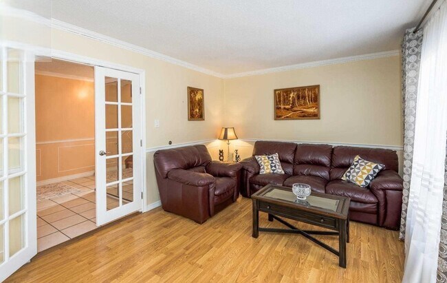 Building Photo - 1124 Highgate Pl