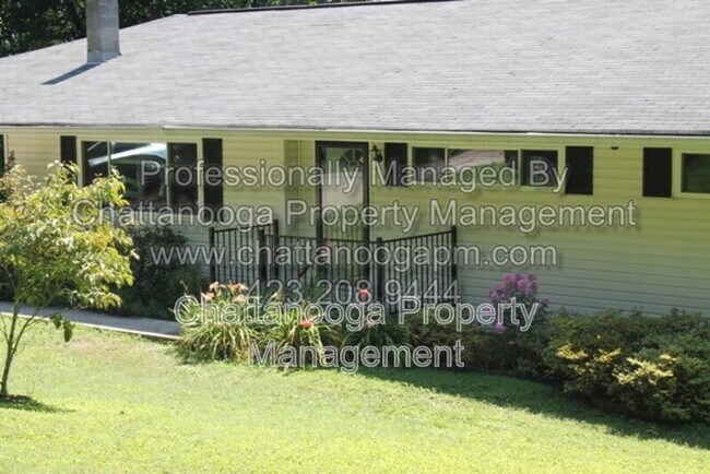Foto del edificio - 6366 Fairview Rd