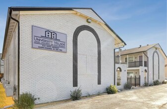 Building Photo - 3125 S University Dr