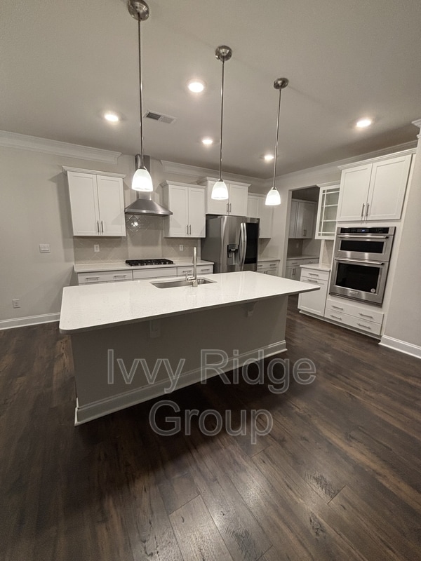Building Photo - 4867 Tacoma Dr