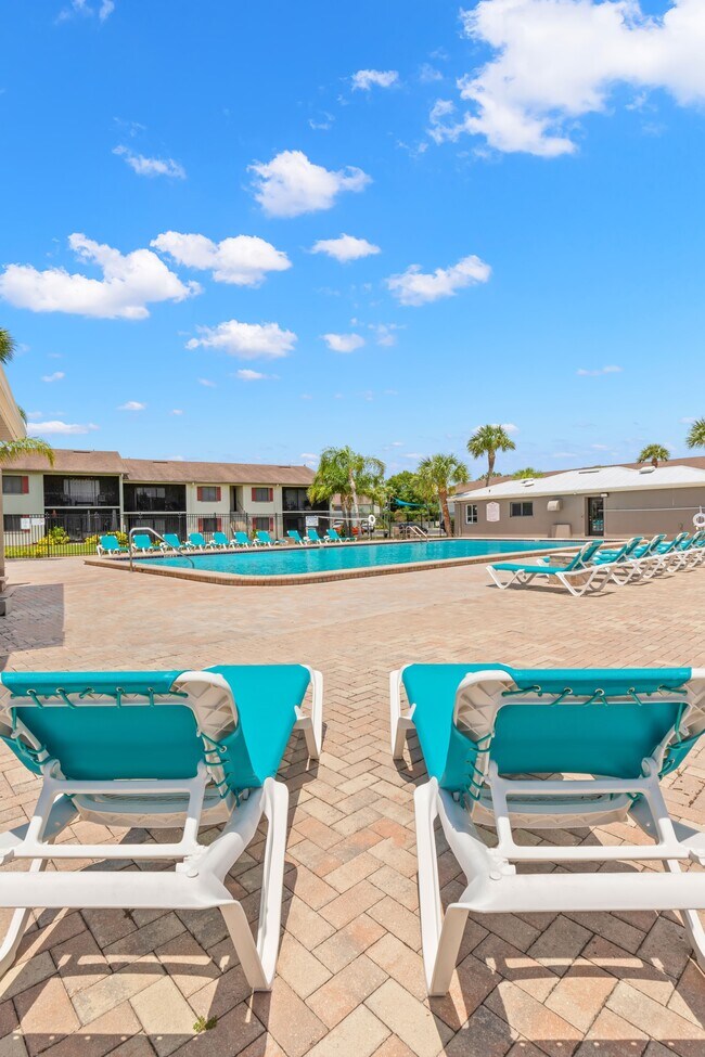 The Lodge at Woodlake Apartments in Lakeland, FL