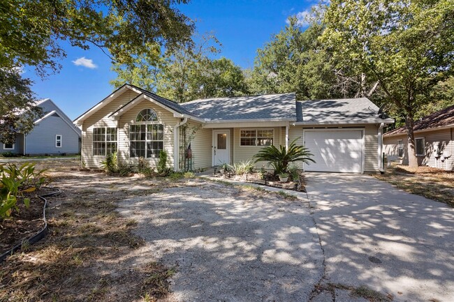 Building Photo - 3 Bedroom Home in Ocean Springs