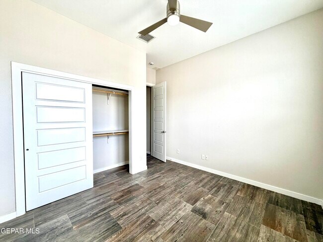 Foto del edificio - 12878 Clevedon St