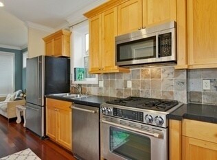 Foto del edificio - Lovely 2 Bedroom Townhouse in Magnolia.