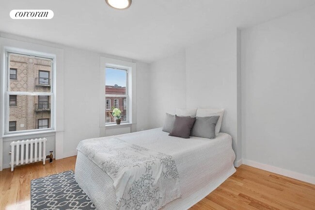 Building Photo - 537 40th St
