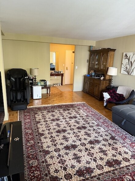 Foto del edificio - 893 Farmington Ave