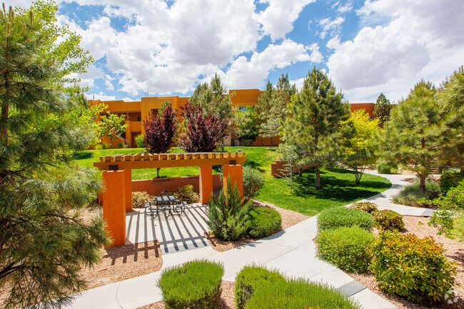 Courtyard - The Aspens