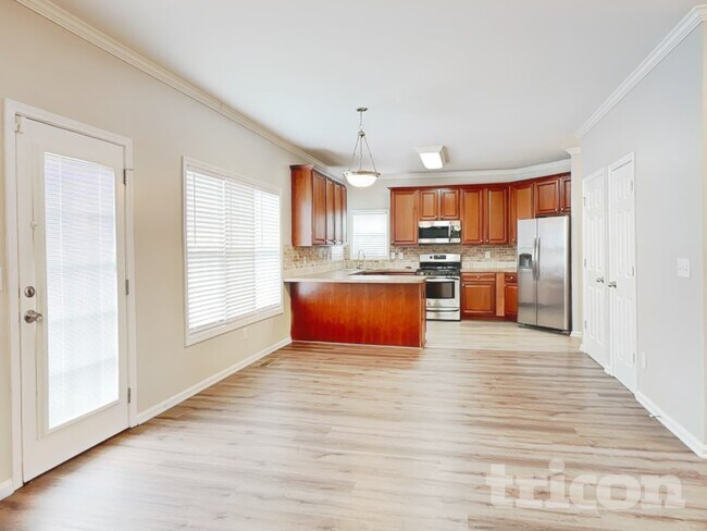 Building Photo - 310 Victory Commons Overlook