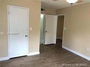 Building Photo - 2 br, 2 bath Condo - 8451 Coral Lake Way