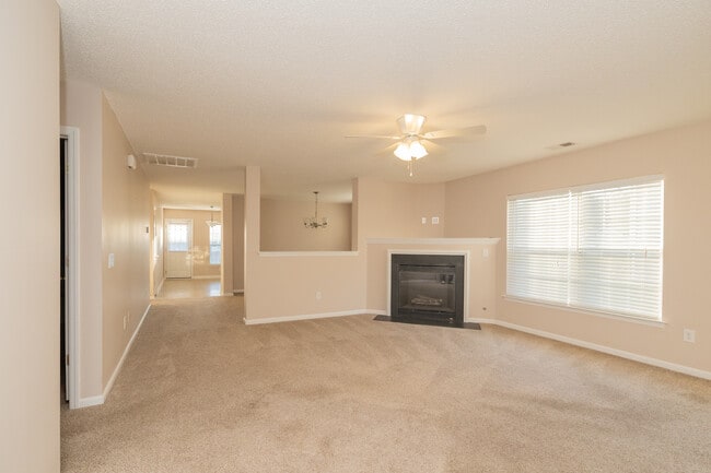 Foto del edificio - 1117 Deerberry Rd