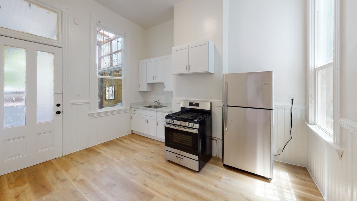 Photo - 612 Oak St Townhome