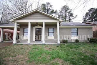 Building Photo - 4041 Hitchcock Dr