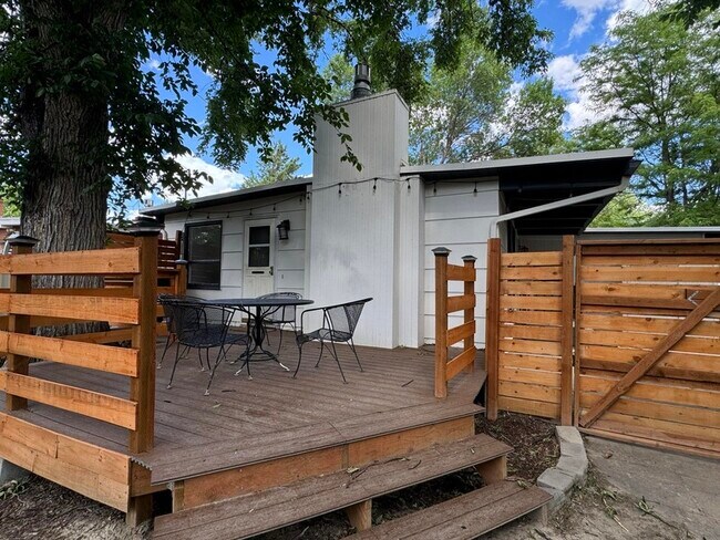 Foto del edificio - 2224 Lyndale Lane