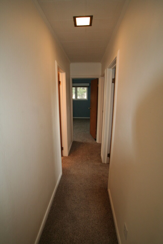 Foto del edificio - Single Family Home off Frontage Rd!