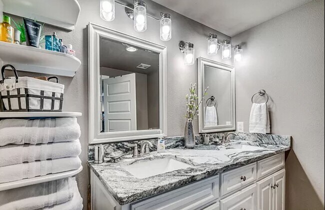 Foto del edificio - 730 S Mesquite Ave